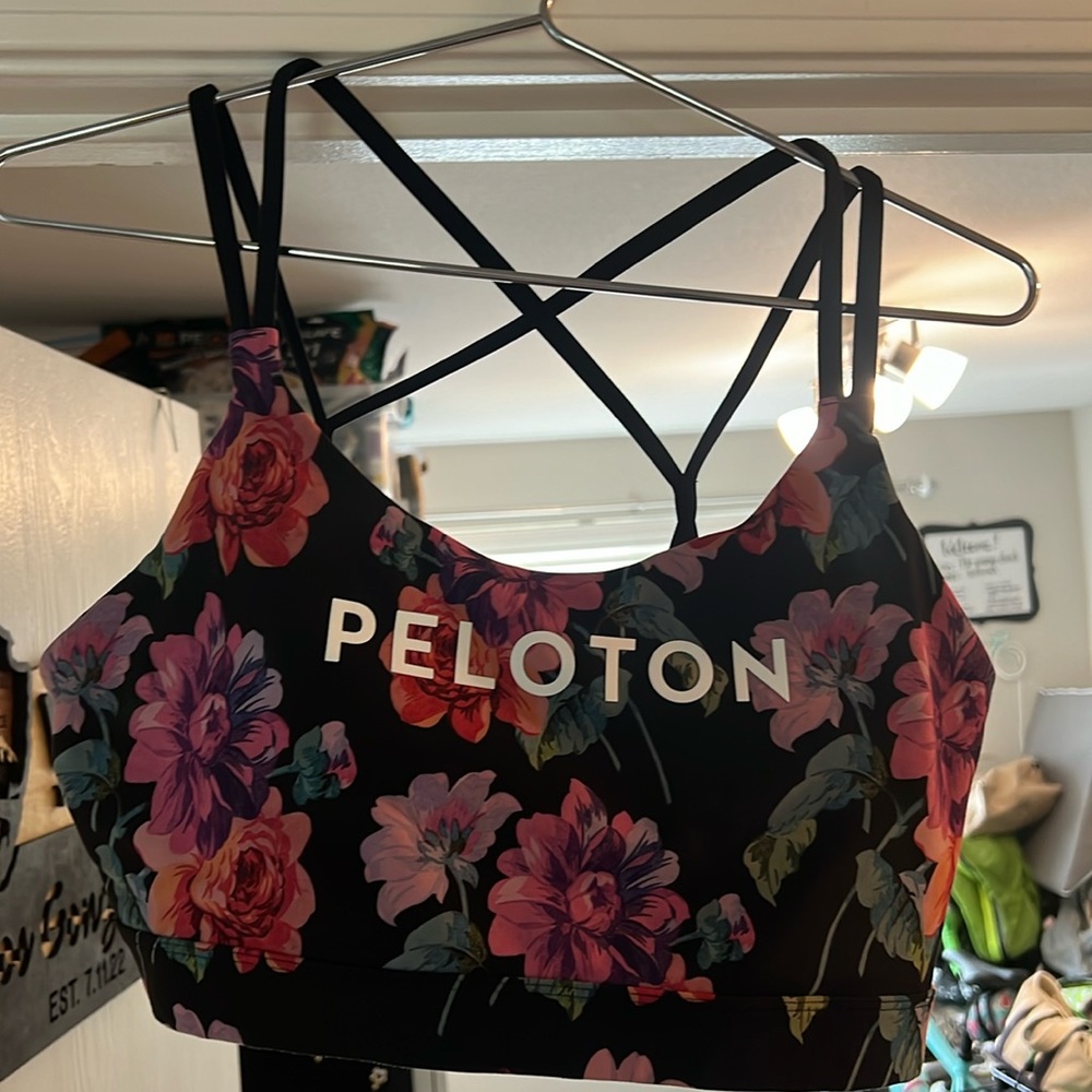 XL peloton strappy floral sports bra